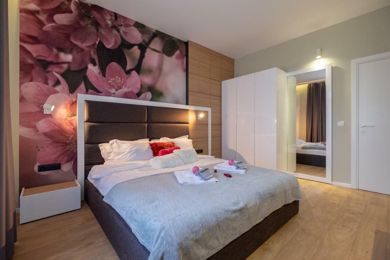 Vitosha Blvd Luxury 2-Bedroom, 2-Bathroom With Balcony Sofia Exterior photo